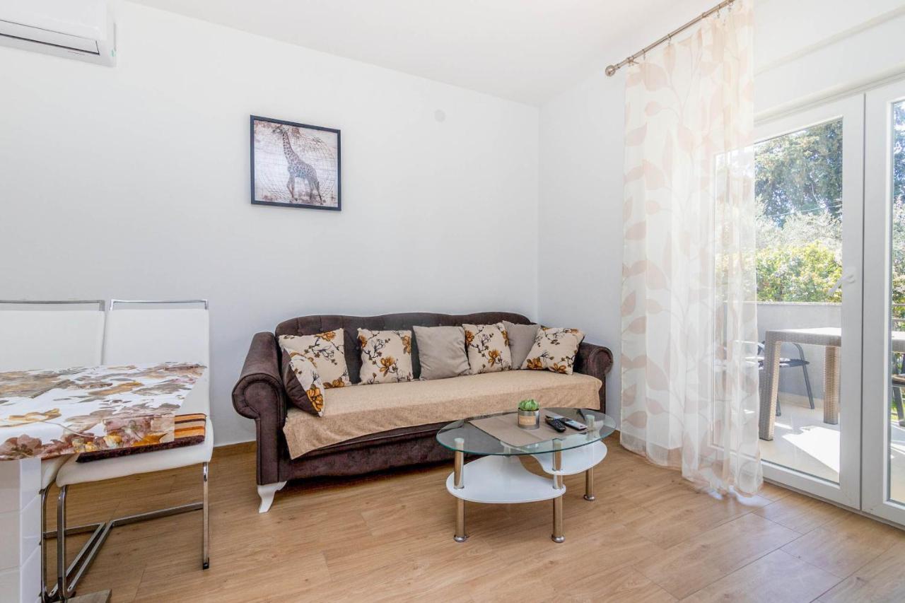 Apartment Lea Sveti Filip i Jakov Exterior foto